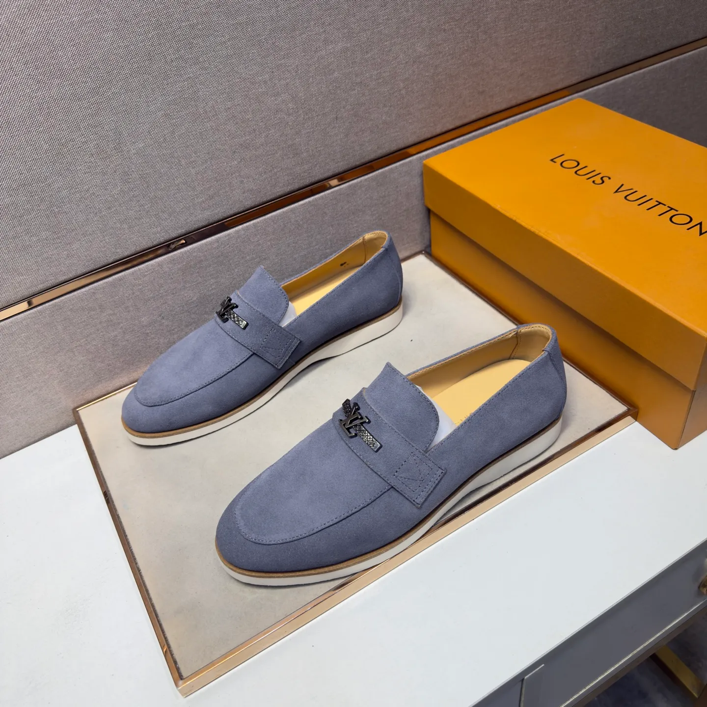 Men's men's shoes 💰pp442 [LV～] Men's casual shoes 2026z cabinet sales simultaneously 🔶Size: 38-44 #️⃣ 🔷4 colors🔜The upper is made of cowhide stitching ➕Cowhide lining, comfortable and breathable, sole: original comfortable and wear-resistant outsole, ⚠️real thing📱photographed🎬real thing is better📢📢📢